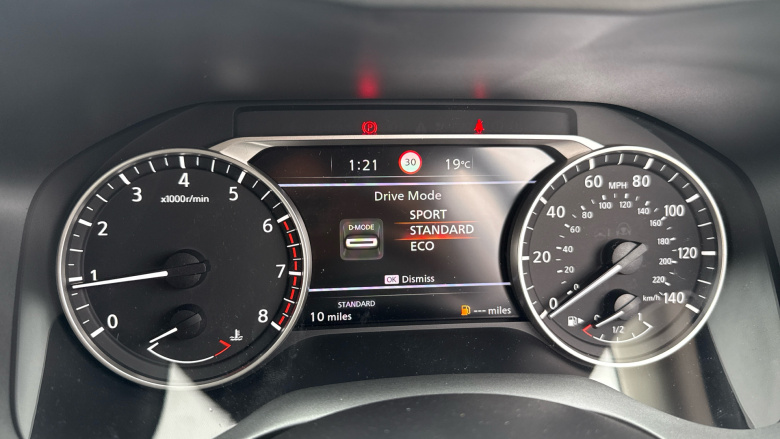 Nissan Qashqai 1.3 DiG-T MH Acenta Premium 5dr Petrol Hatchback